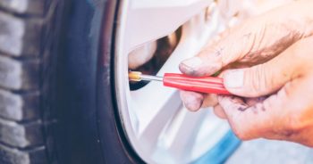 Czy sąsiad może parkować na chodniku pod moim domem?