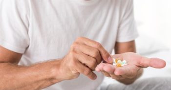 Evity wyciąga koła do zielonogórskich seniorów. Przywiezie im leki za darmo.