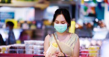 Minister Szumowski do sklepów: wypraszajcie klientów bez maseczek