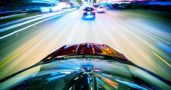 Wariaci ścigają się nocą po ulicach Zielonej Góry. Policja podejmuje walkę!