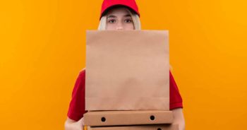 Zielonogórski dostawca jedzenia apeluje – nie dawajcie napiwków dla dostawców w aplikacji!