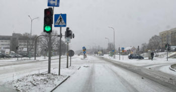 W Zielonej Górze napadało śniegu. W mieście jest pięknie, ale i niebezpiecznie! [ZDJĘCIA]