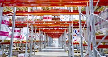 Jakie są różnice między maszynami doypack i flow pack i kiedy warto wybrać jedną z nich?