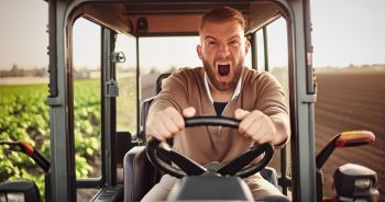 Rolnicy niszczą swoje uprawy z desperacji. „Straty to dziesiątki tys. zł”