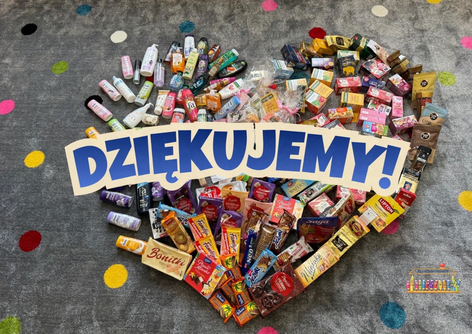 Dzieci z MP18 odwiedziły z prezentami na Dzień Babci i Dziadka pensjonariuszy DPS